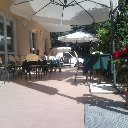 Hotel Trinidad Rimini Eksteriør bilde