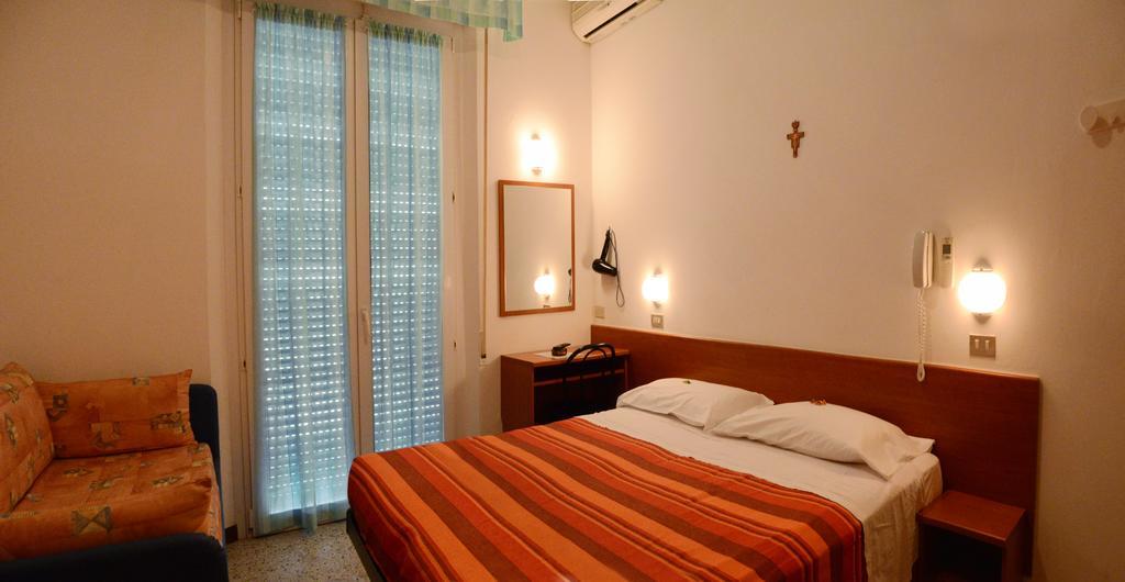 Hotel Trinidad Rimini Eksteriør bilde