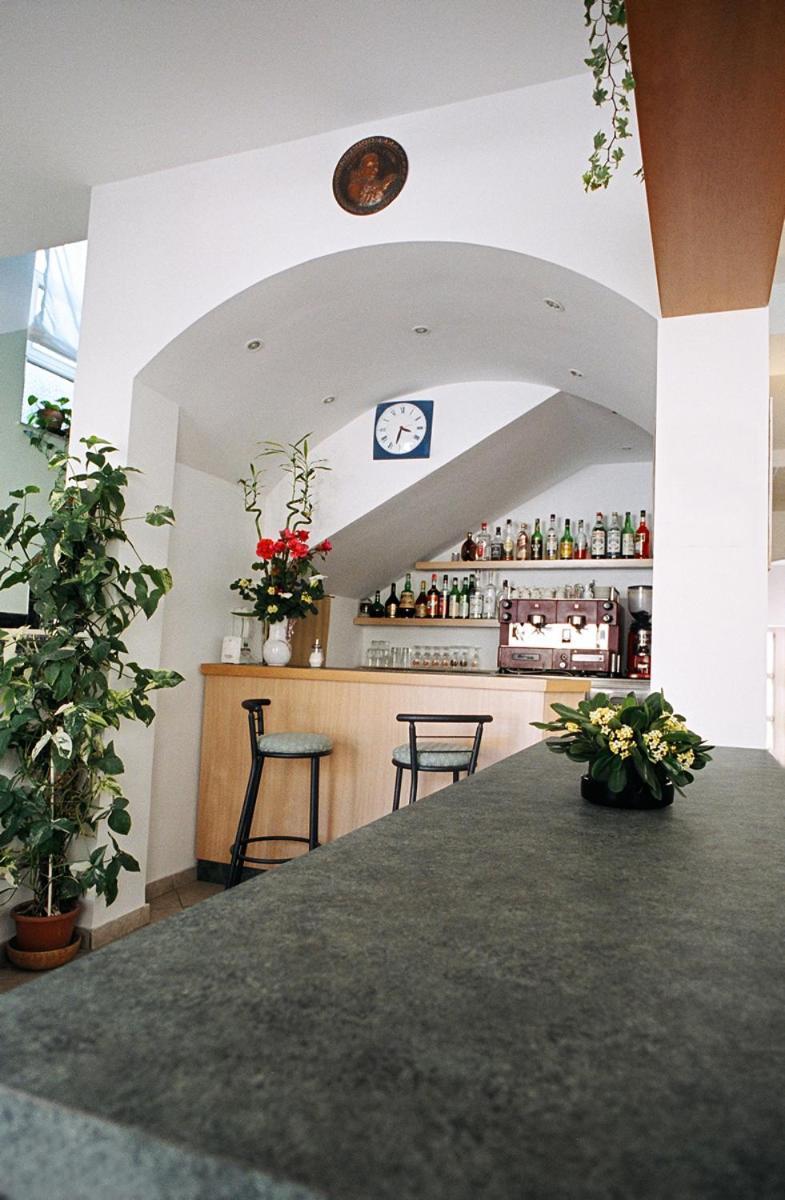 Hotel Trinidad Rimini Eksteriør bilde