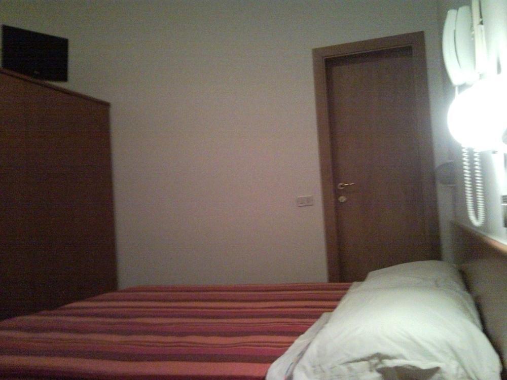 Hotel Trinidad Rimini Eksteriør bilde