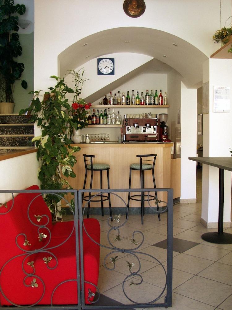 Hotel Trinidad Rimini Eksteriør bilde